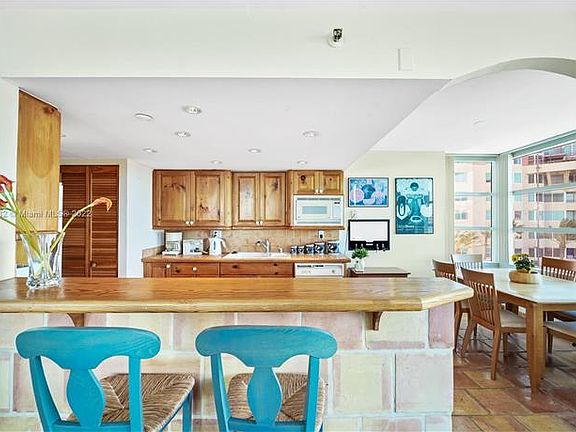 4th image of 400 S Pointe Dr APT 610