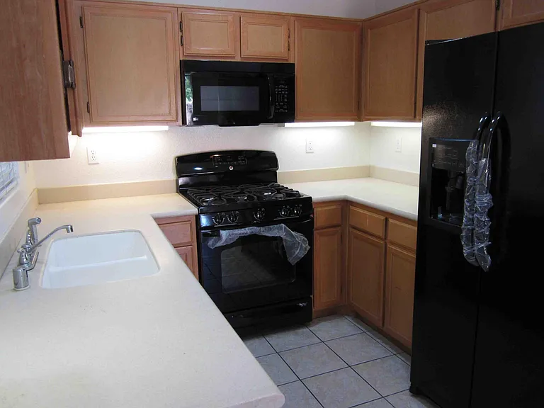 672 Janae Gln — Photo 12