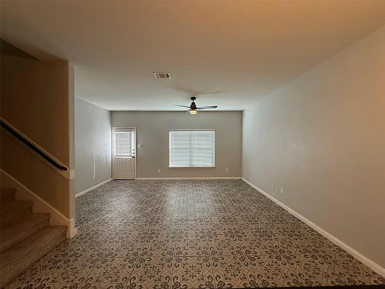 216 Continental Ave — Photo 9