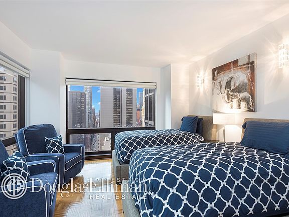 3rd image of 721 5th Ave APT 33A