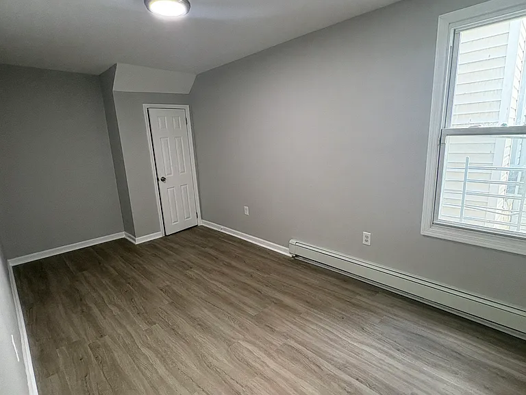 180 Bayview Ave #1 — Photo 6