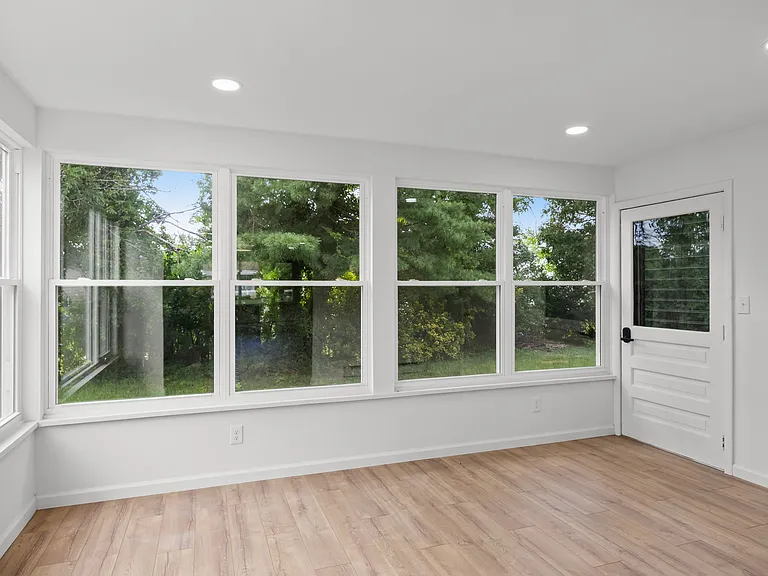 109 Huntington Dr — Photo 12