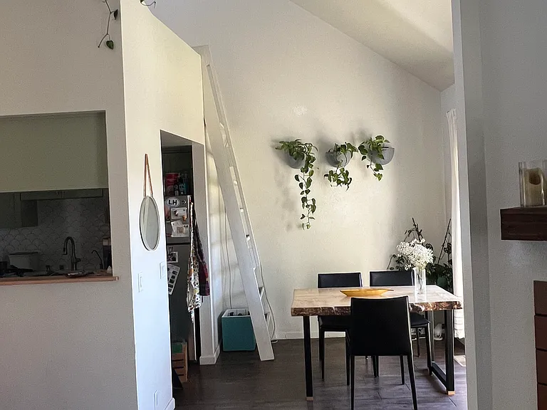 1035 Southwood Dr #J — Photo 18