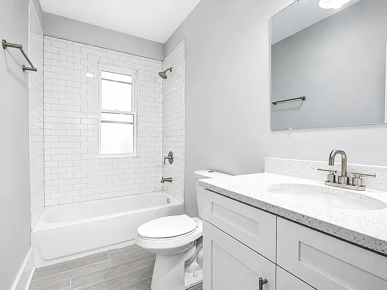 1901 W 21st Pl #2R — Photo 6