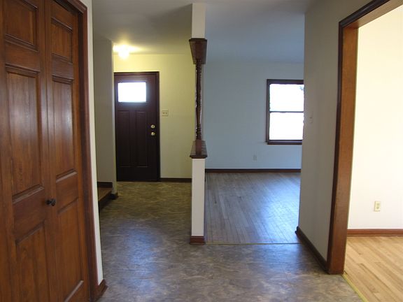 3rd image of 2212 S Belhaven Ct
