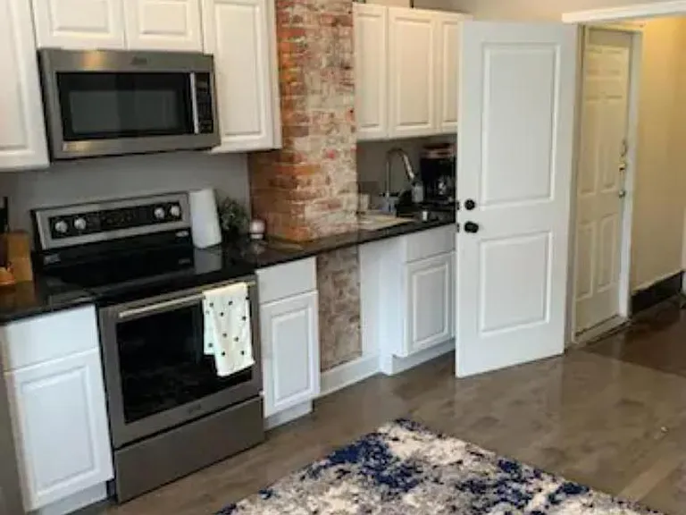 5002 Pine St #2 — Photo 3