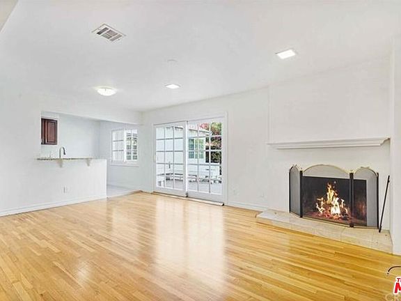 5th image of 22249 Burton St