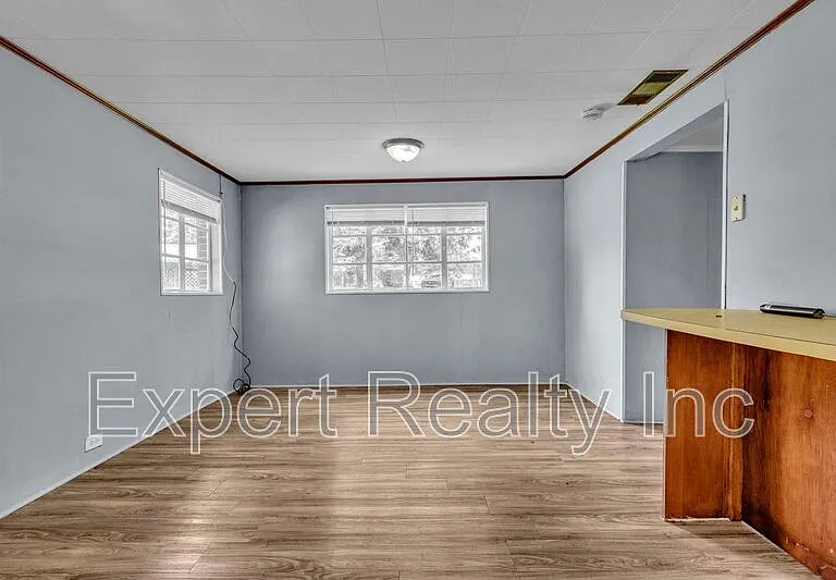 216 Meadowood Ave — Photo 9