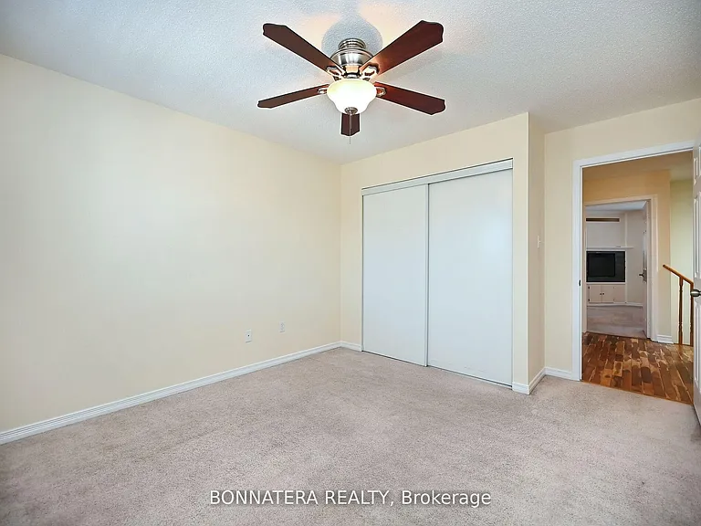 409 Hobbs Cres — Photo 27