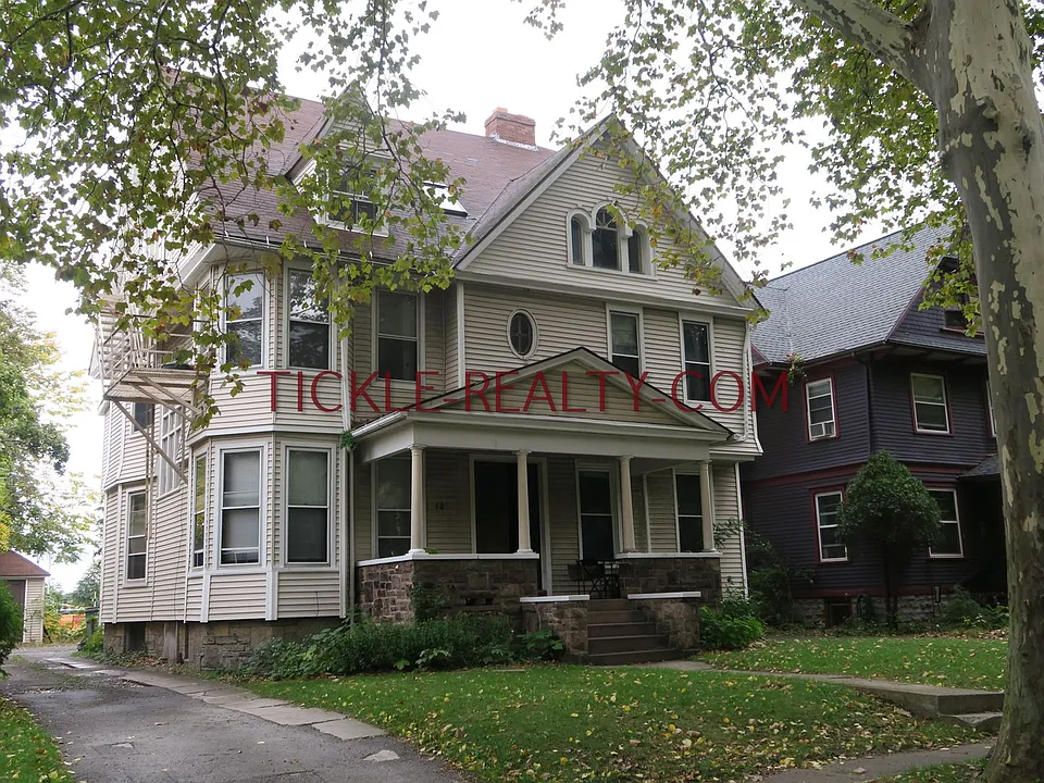 12 Birch Cres