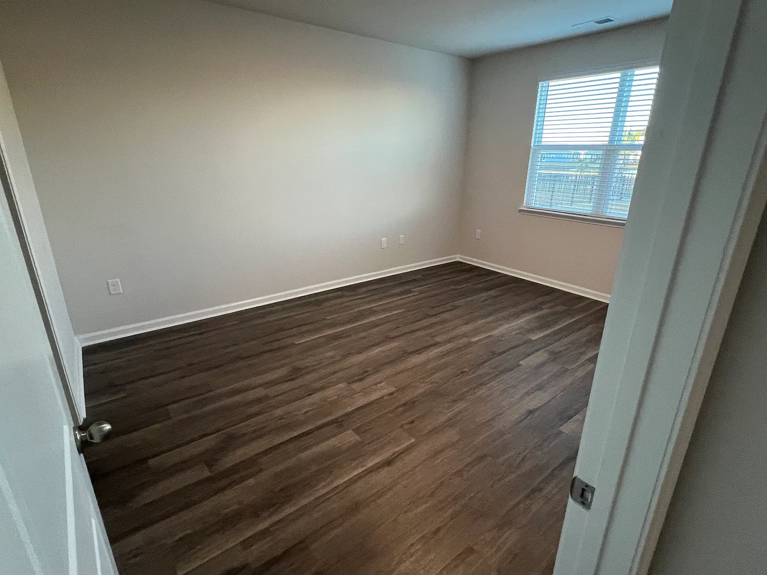 5 bed, 2721 sqft, $2,800 — Photo 4