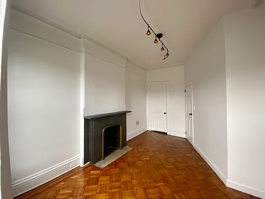 Rented by Compass | media 22