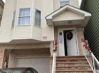 437 Livingston St ROOM 1, Elizabethport, NJ 07206