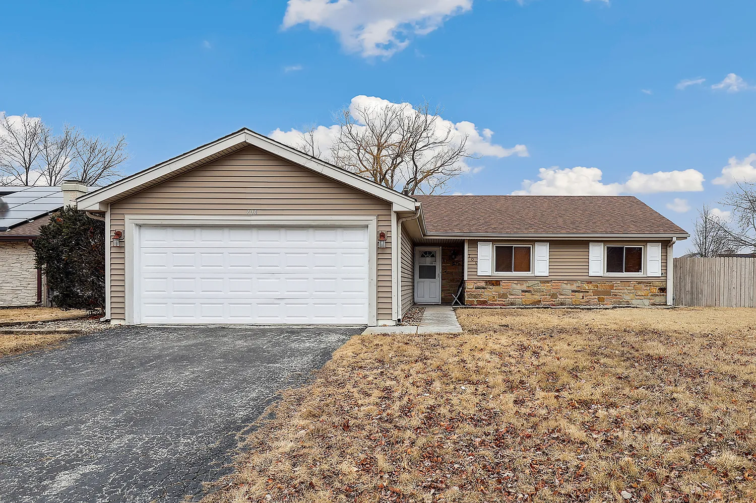 704 Melissa Dr photo 1