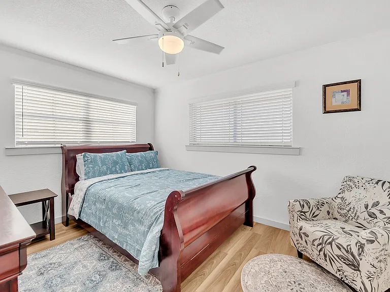 2204 Delwin Cir — Photo 22