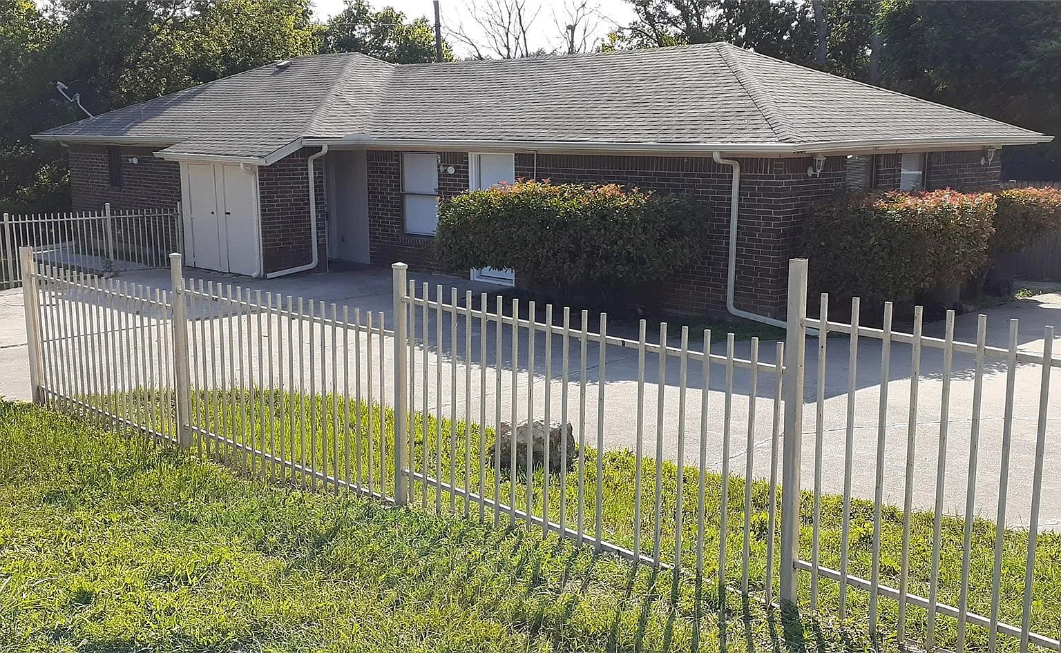 2 bed, 672 sqft, $1,325 — Photo 1
