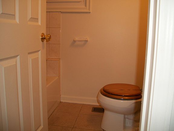 4th image of 2540 N Ashland Ave APT 1F