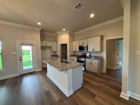 3rd image of 1208 Tina St