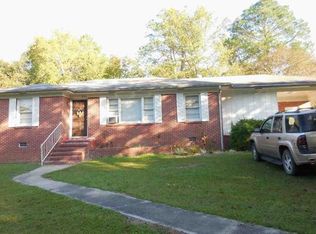 206 W Stuart Ave, Lyons, GA 30436