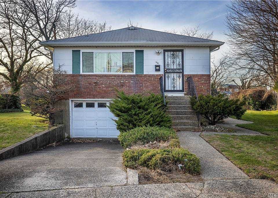 1st image of 561 Bayview Ave