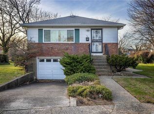 561 Bayview Ave, Cedarhurst, NY 11516