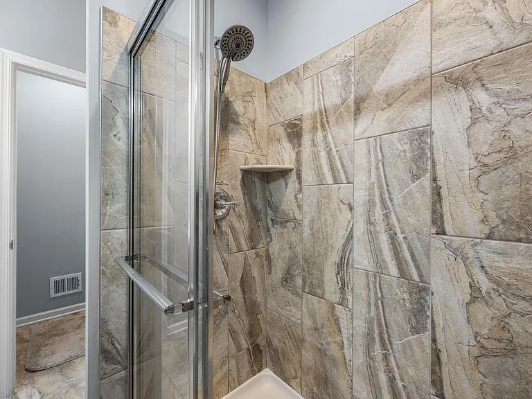 523 Pebblebrook Lane Gln — Photo 20