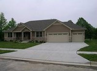 127 Deeter Dr, Clayton, OH 45315