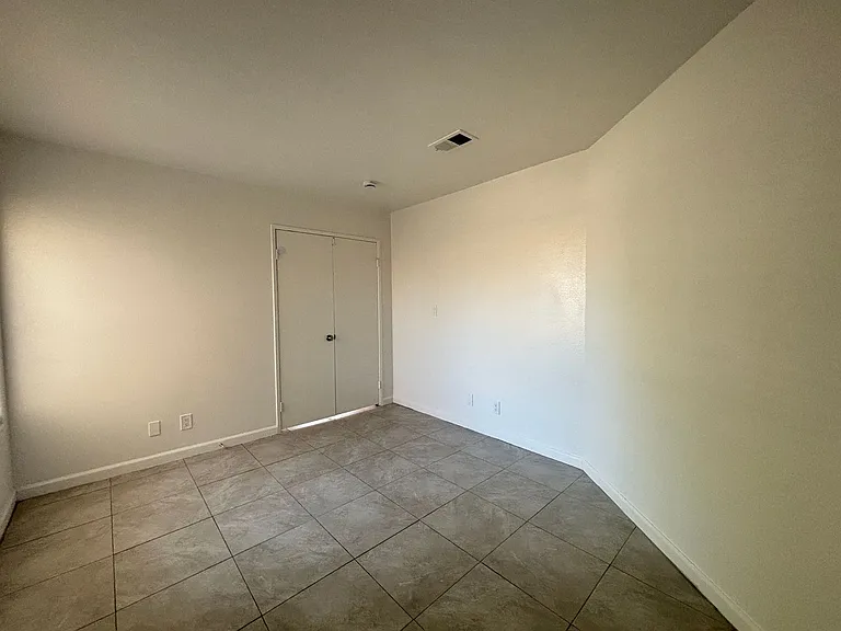 1734 Lightcap St — Photo 10