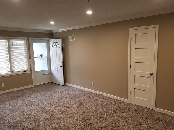 5th image of 5101 Grover St #5623