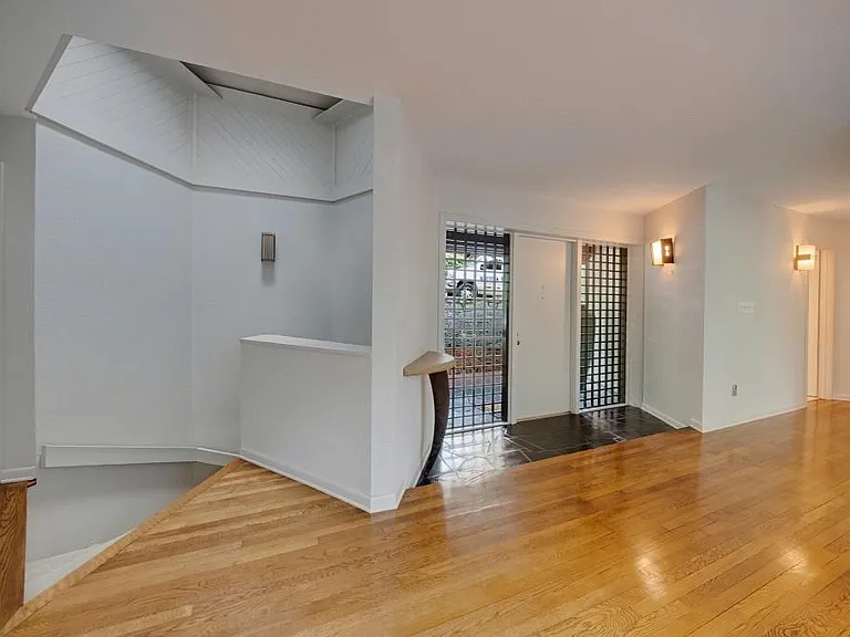 130 Huntcliff Point — Photo 5