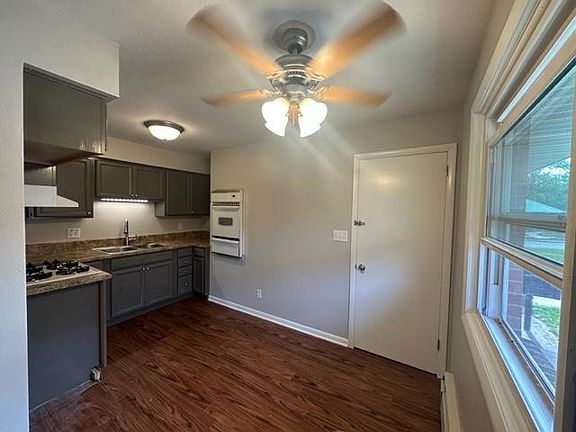 3rd image of 4739 Illinois St #2