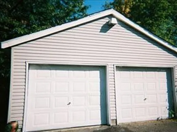 733 Fremont Rd, Valparaiso, IN 46385
