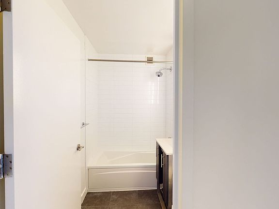 4th image of 801 Amsterdam Ave APT 10F
