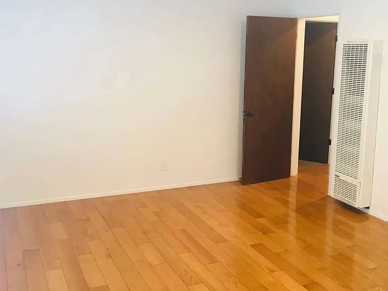 1011 N Hilldale St #5 — Photo 5