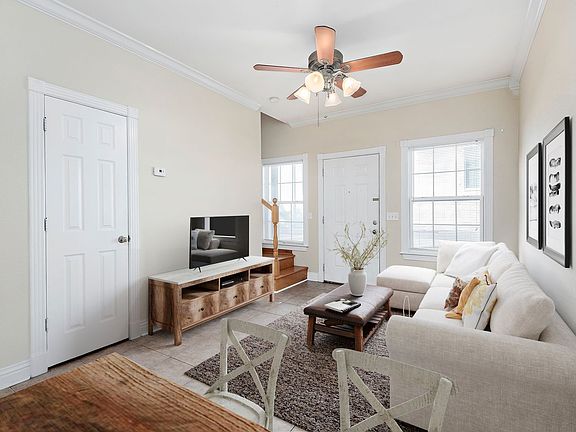 3rd image of 523 N Storer Ave APT 3