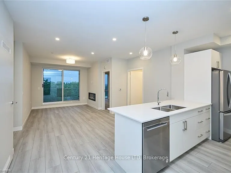 118 West St #704 — Photo 8