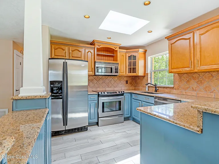 317 Surf Dr — Photo 10