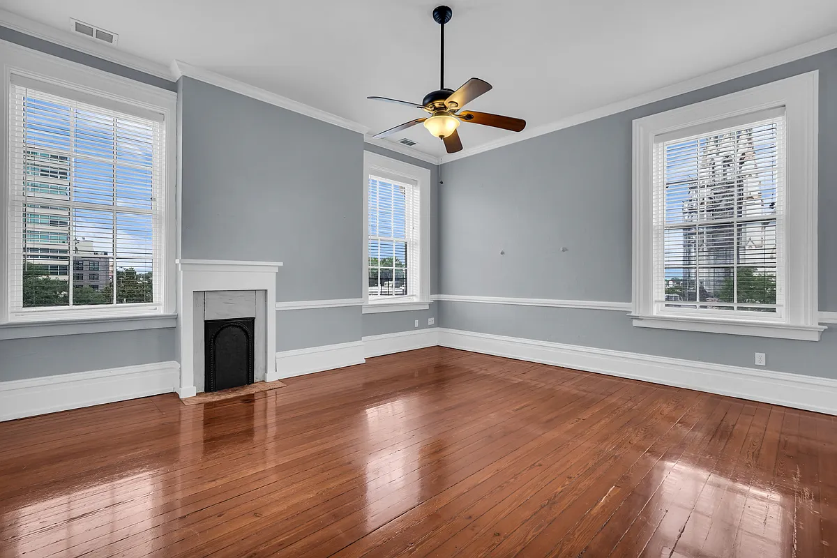 Building Photo - 112 E Harris St #404