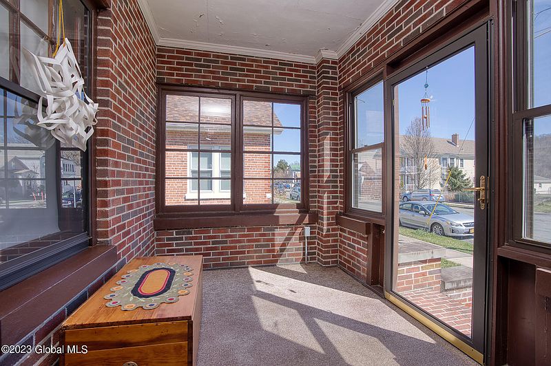4th image of 71 7th Avenue