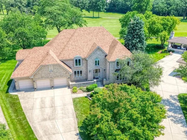 1500 Royal Oak Dr, Darien, IL 60561