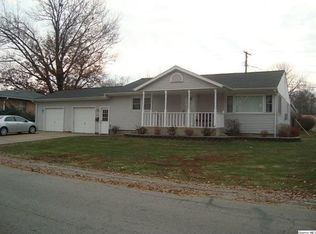 3206 Crestview Dr, Quincy, IL 62301