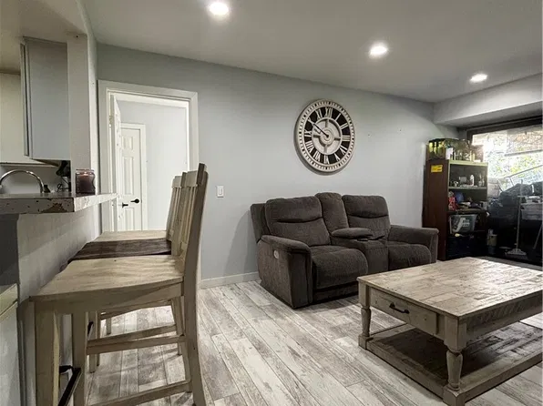 700 W 3rd St, Santa Ana, CA 92701
