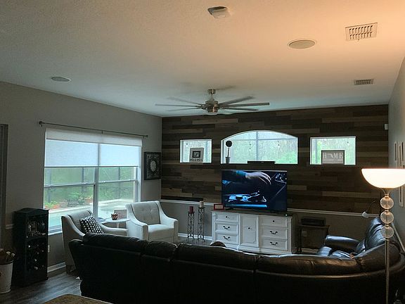 4th image of 1807 Crown Hill Blvd