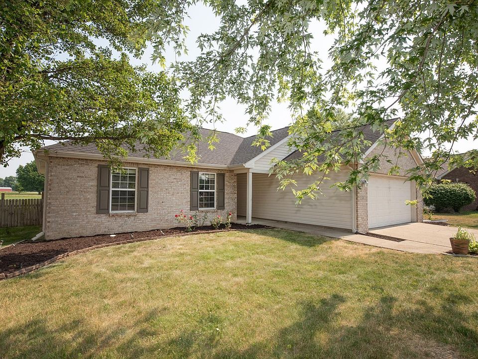 1st image of 624 Marquis Cir