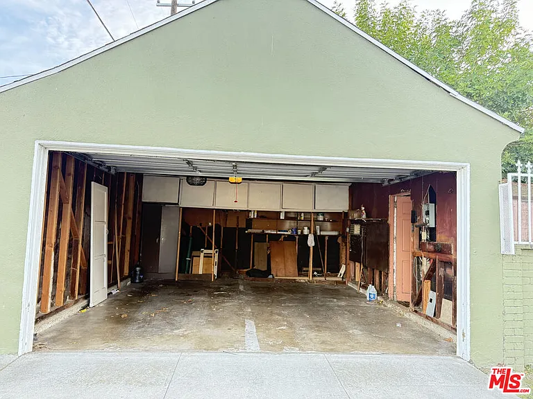 3760 Wellington Rd — Photo 5