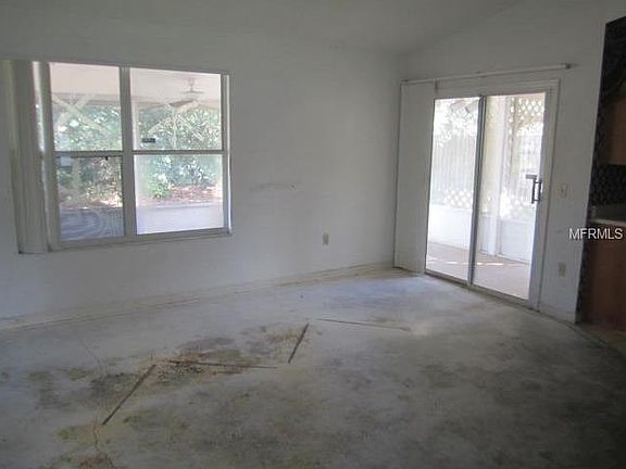 4th image of 1371 Heather Glen Dr