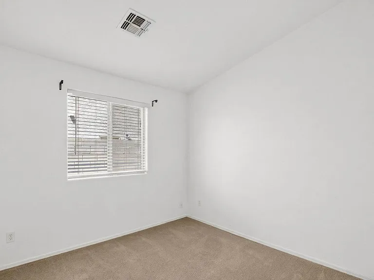 6550 S 44th Ave — Photo 18