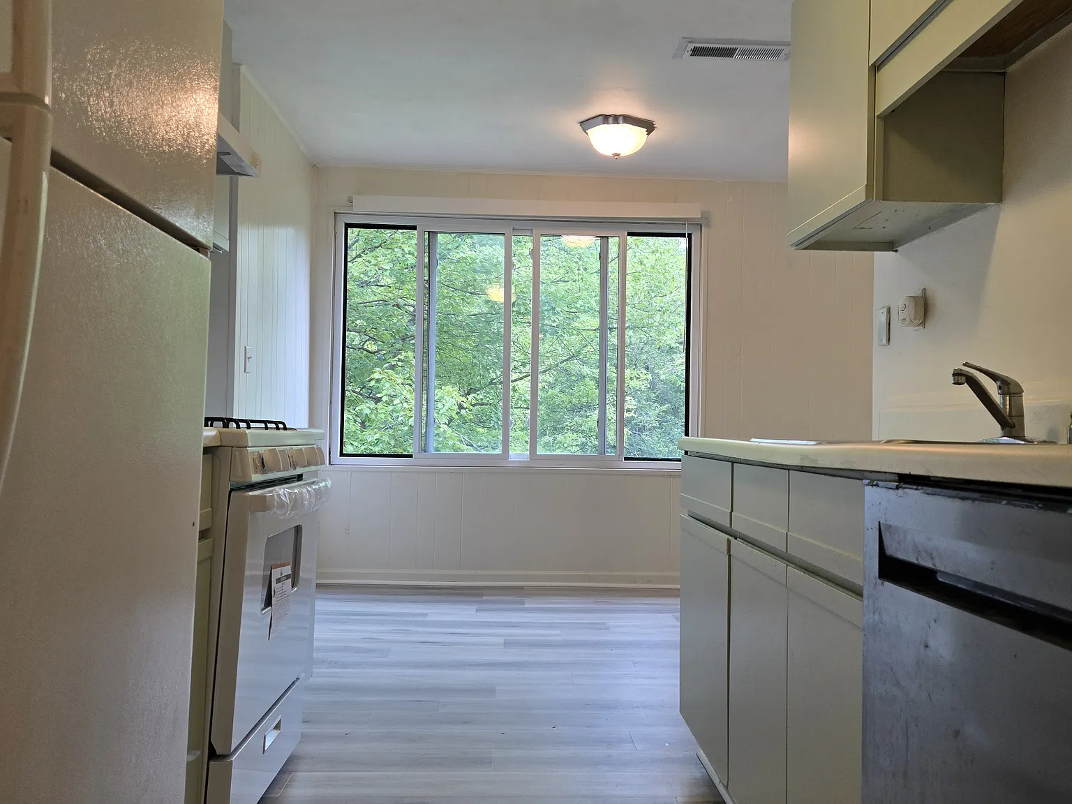 8729 Hayshed Ln — Photo 2