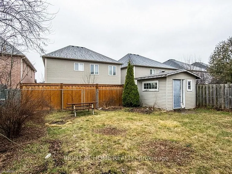 554 Halberstadt Cir — Photo 39