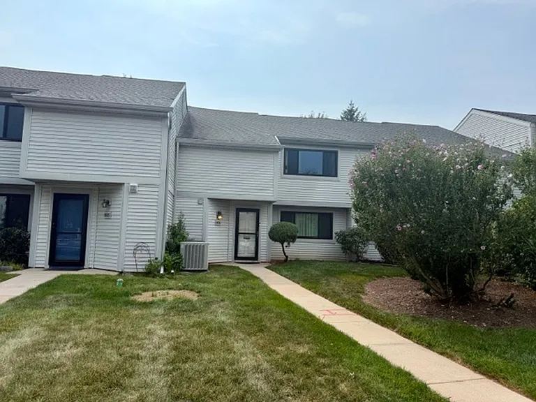 604 Monroe Dr #155 — Photo 2